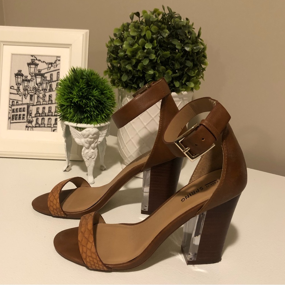 Women’s shoes